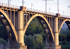 Dnepropetrovsk , a bridge across the Dnieper