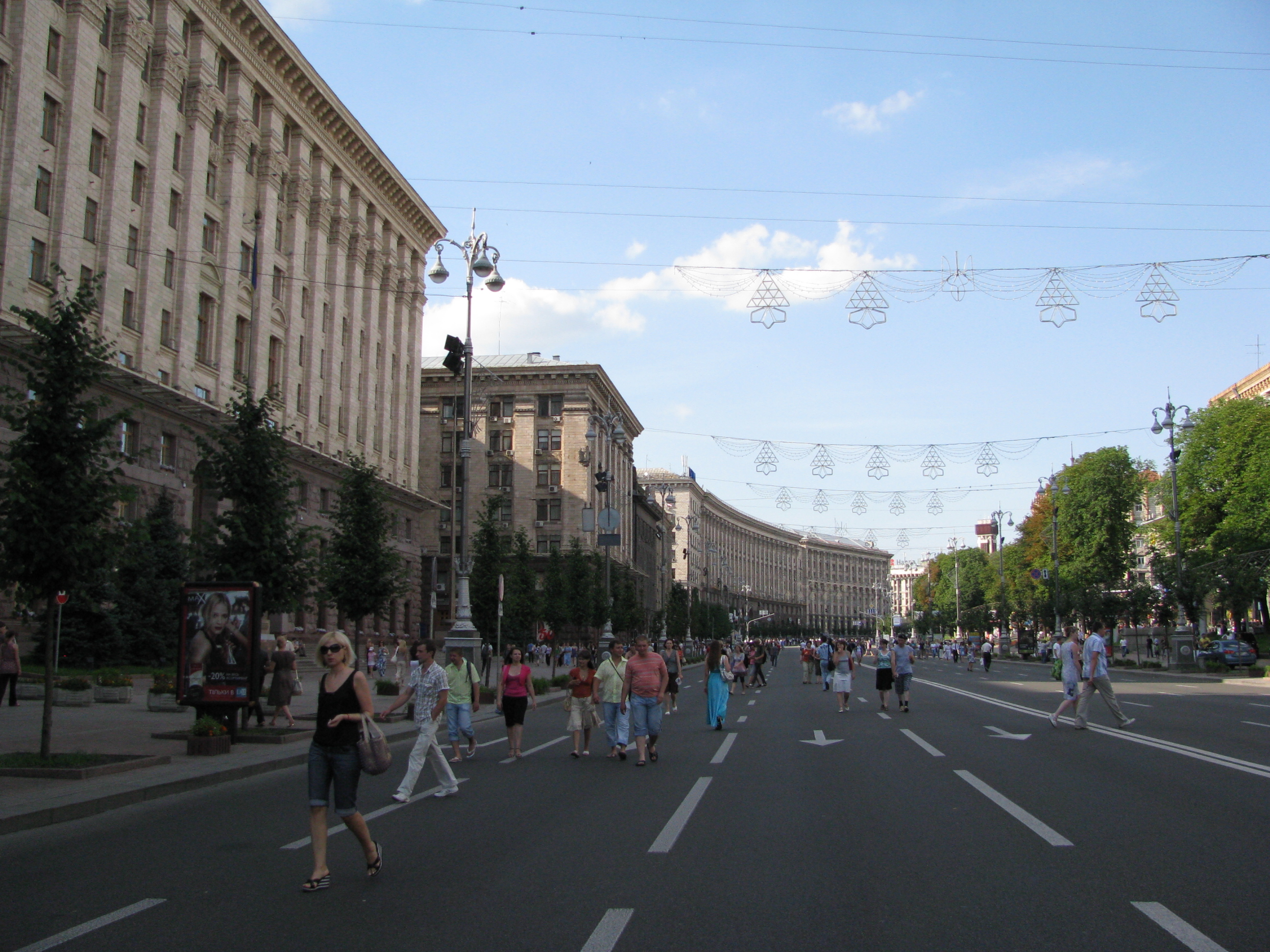 Belebte Straße in Kiew