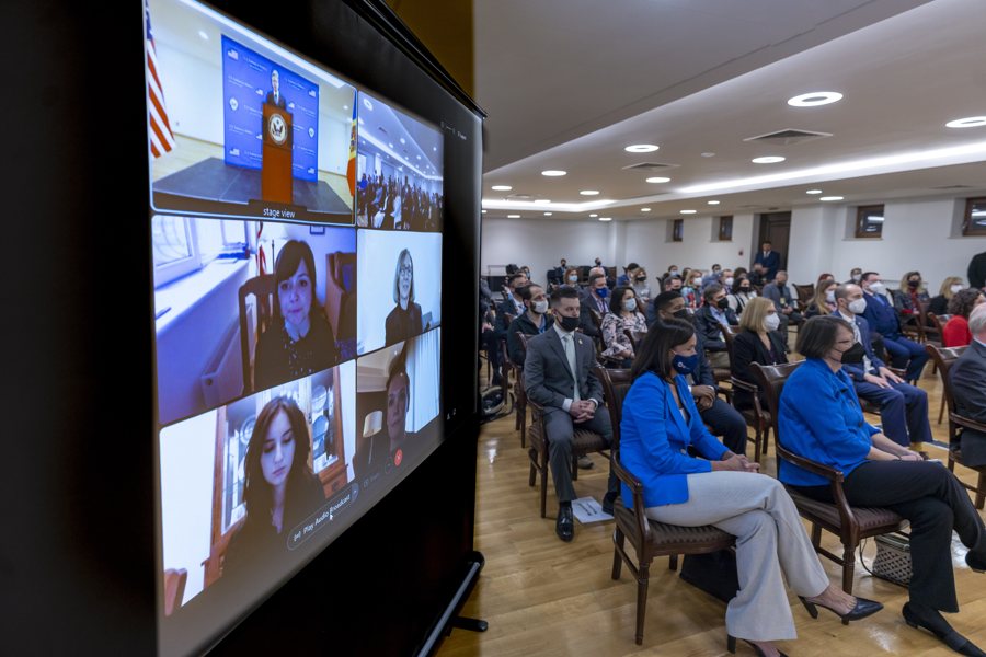 File:Secretary Blinken Holds a Meet and Greet with Employees from U.S. Embassy Chisinau - 51921300952.jpg