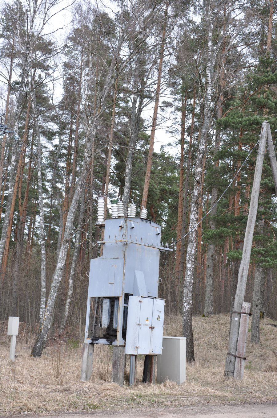 File:Transformators, Spuņciems, Salas pagasts, Babītes novads, Latvia - panoramio.jpg