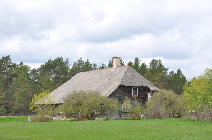 File:Māja pie Ģipkas baznīcas, Ģipka, Rojas pagasts, Rojas novads, Latvia - panoramio.jpg