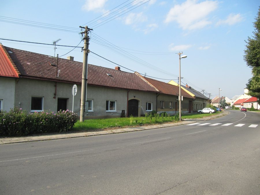 File:Grymov, ulice.jpg