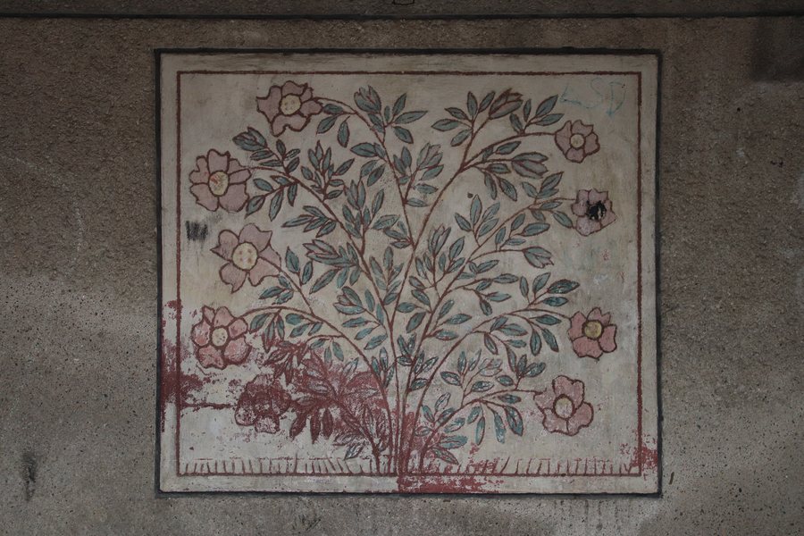 File:Čehovice zastávka sgrafito 01.jpg