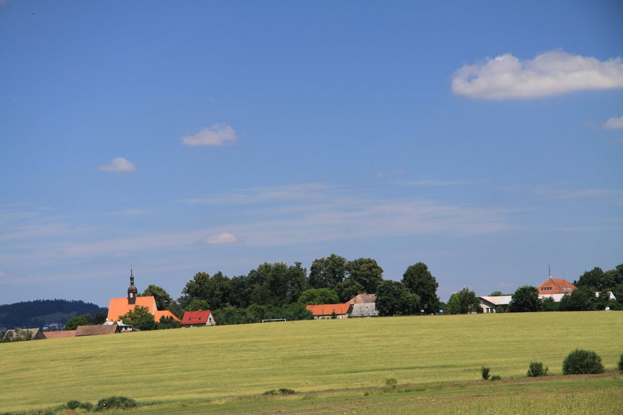 File:Drazice village from countryroad in summer 2011 (3).JPG