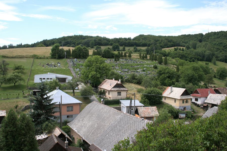 File:Banský Studenec, Slovakia - cemetery.jpg