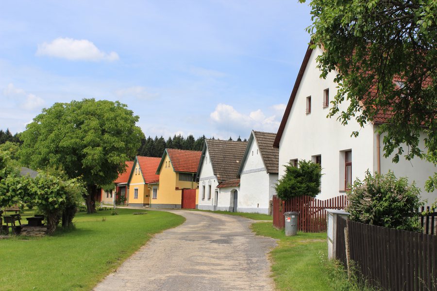 File:Horní Radouň, Bukovka, east part.jpg