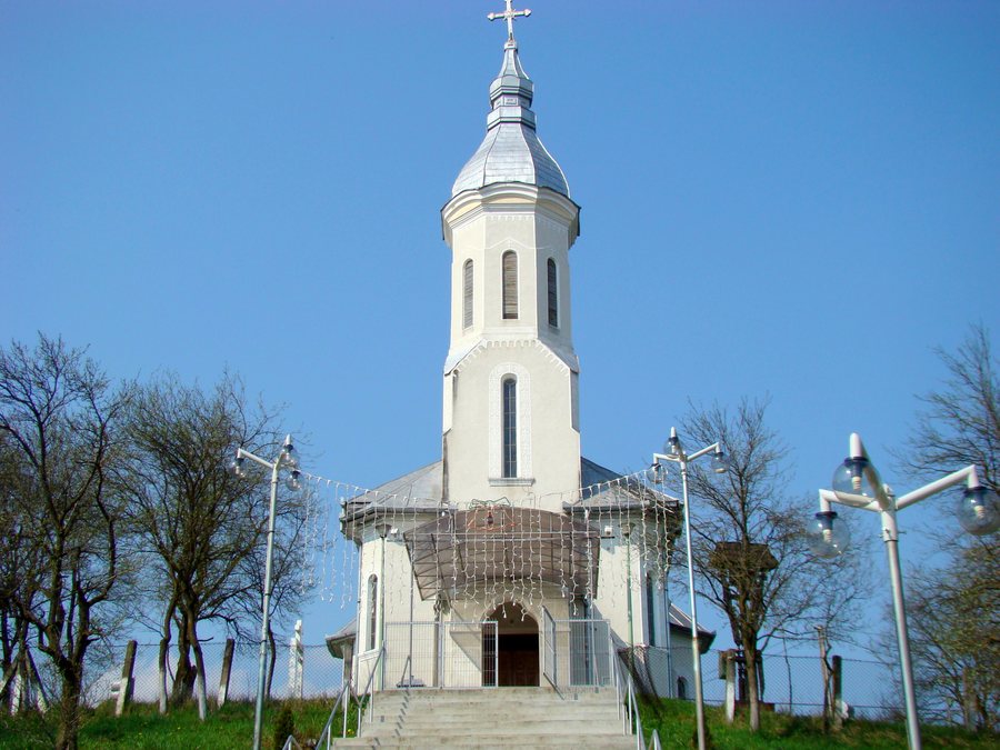File:Biserica Biserica Pogorârea Sfântului Duh din Gâlgău (2).jpg