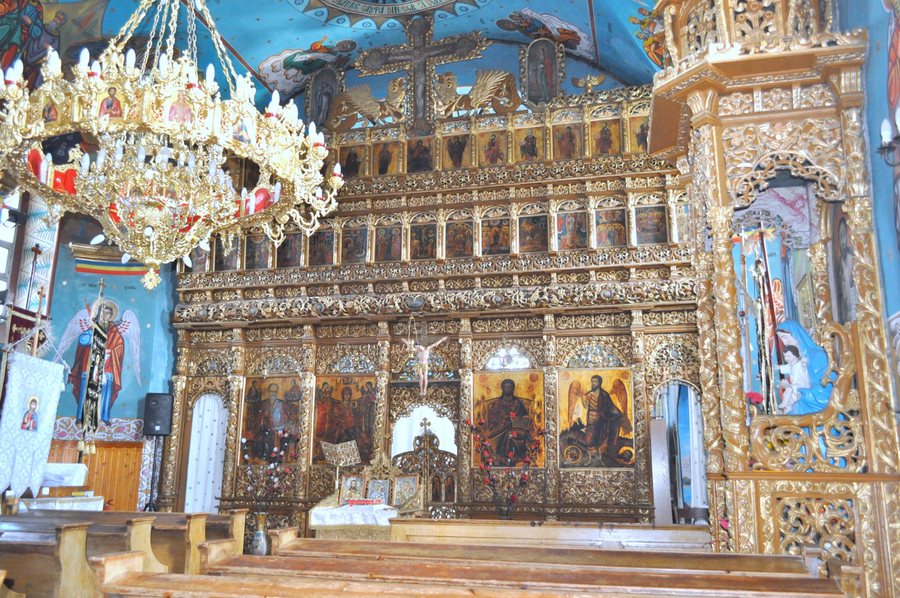 File:RO BH Biserica Sfintii Arhangheli din Vadu Crisului (2).jpg