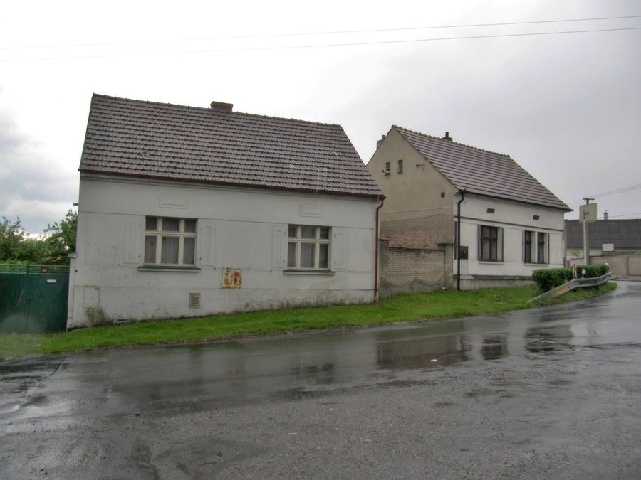 File:Benátecká Vrutice, domy.jpg