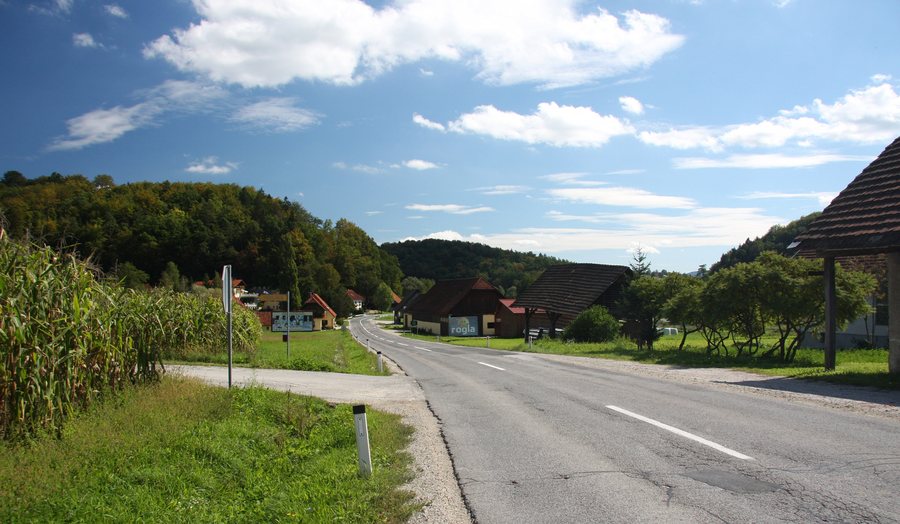 File:Belo, Smarje pri Jelsah.jpg
