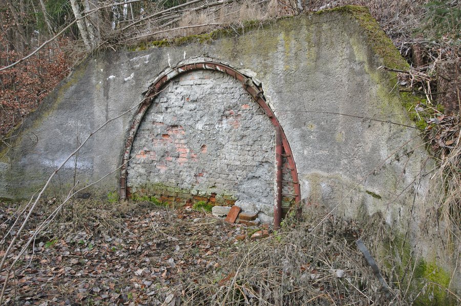 File:Bývalá štola Jindřich, Ludmírov, okres Prostějov.jpg