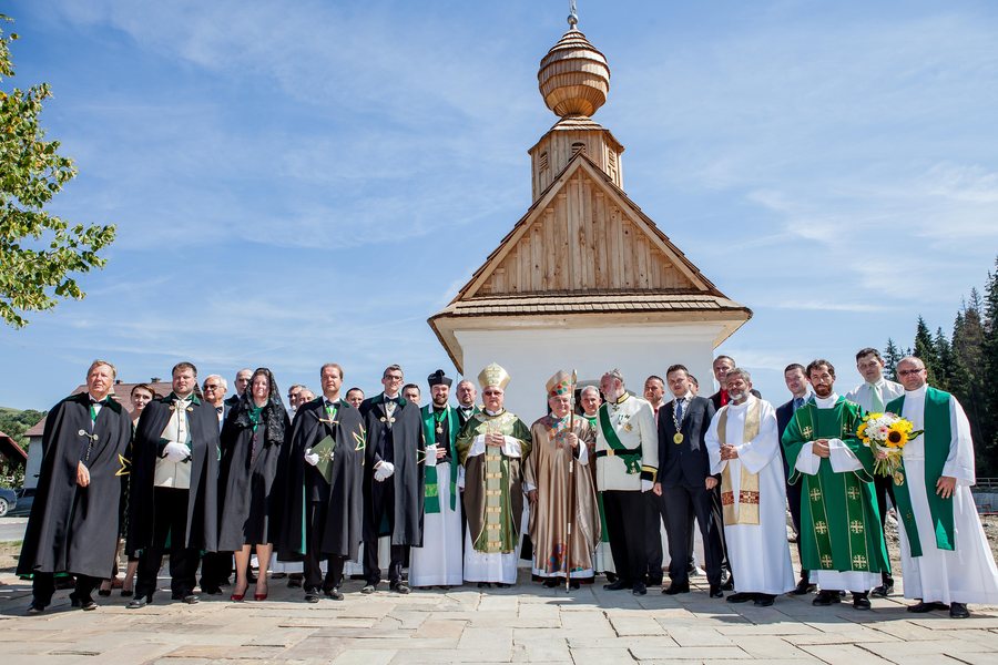 File:Order of Saint Lazarus - Chapel of Saint Lazarus of Bethany in Nova Bystrica Slovakia.jpg