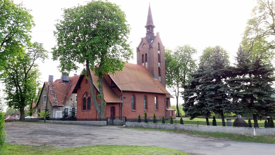 File:Kościół w Nojewie 1.jpg