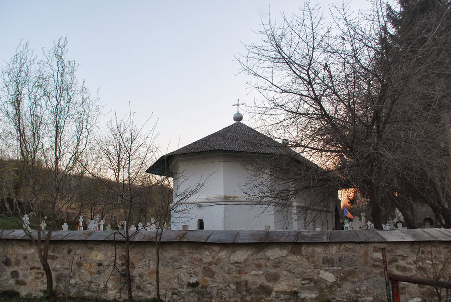 File:RO BZ Ciuta Presentation church.JPG