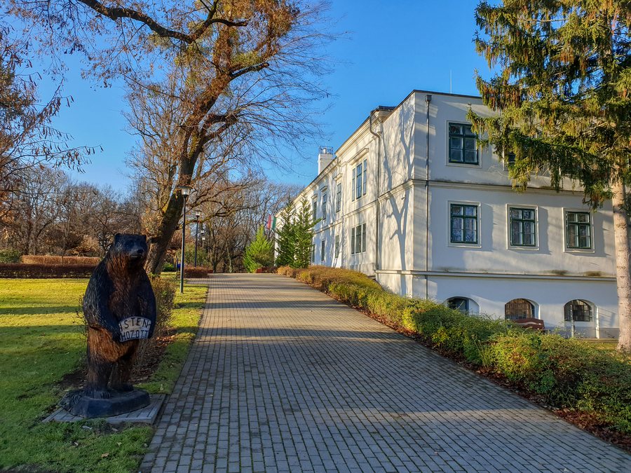 File:Degenfeld Mansion, Baktalórántháza 02.jpg