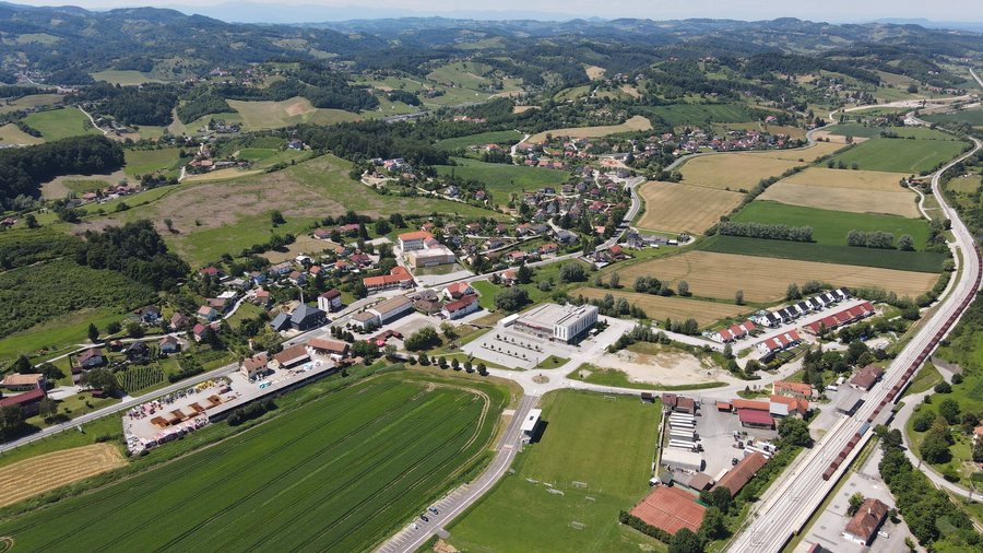File:Pesnica pri Mariboru (2020).jpg