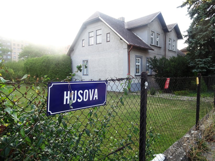 File:Třinec, Husova, tabule.jpg