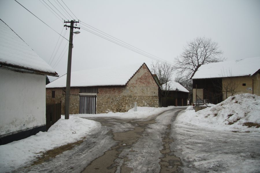 File:Center of Dušejov, Jihlava District.jpg