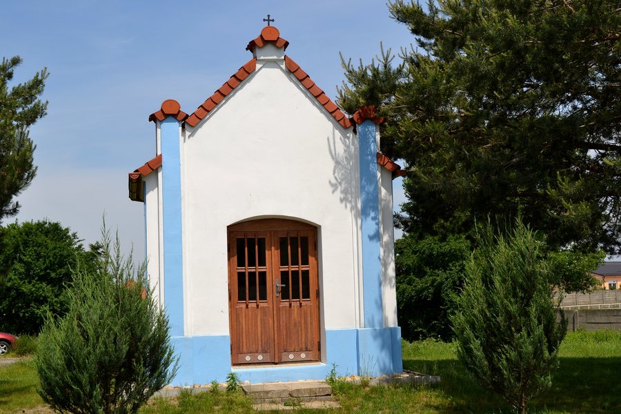File:Lozorno kaplnka 01.jpg