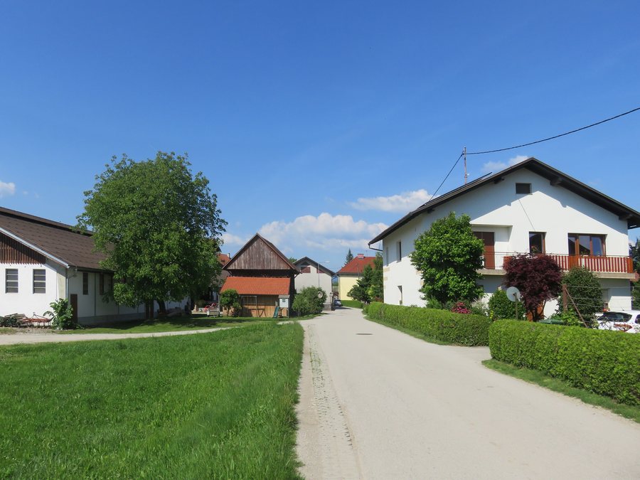 File:Trnava Braslovče Slovenia.jpg