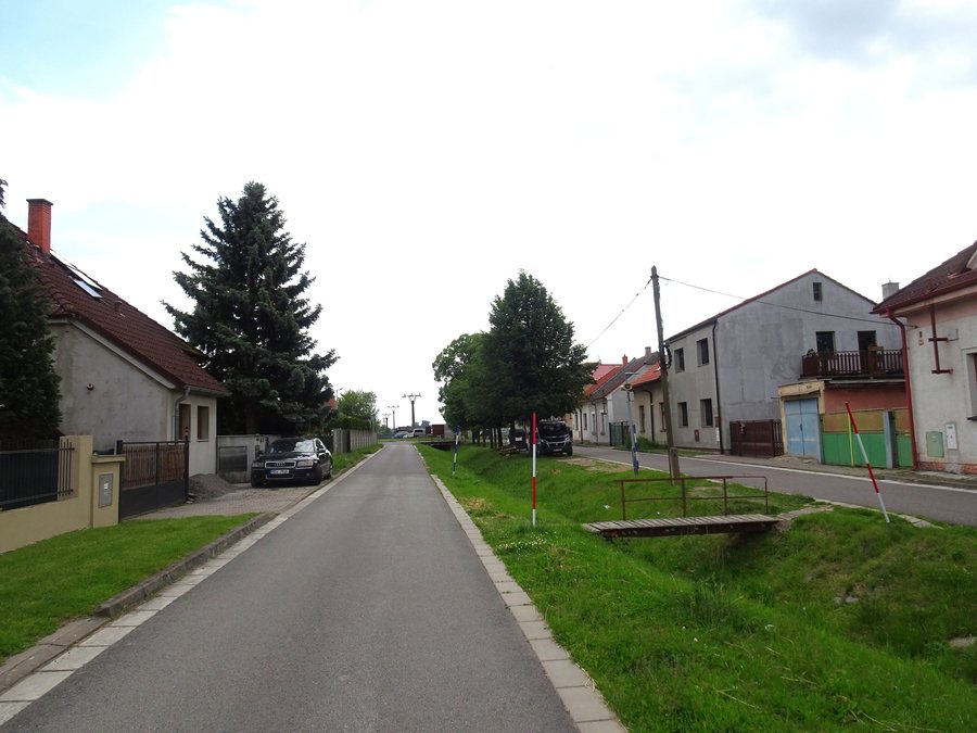 File:Dašice, Pod Lipami (1).jpg