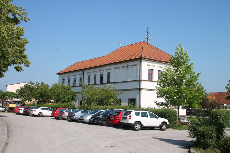 File:Neplachov OÚ, ředitelství výstavby D3 (MTS).jpg