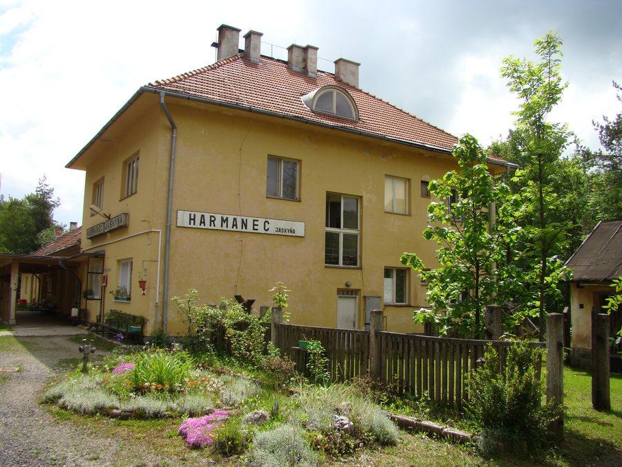 File:976 03 Dolný Harmanec, Slovakia - panoramio.jpg