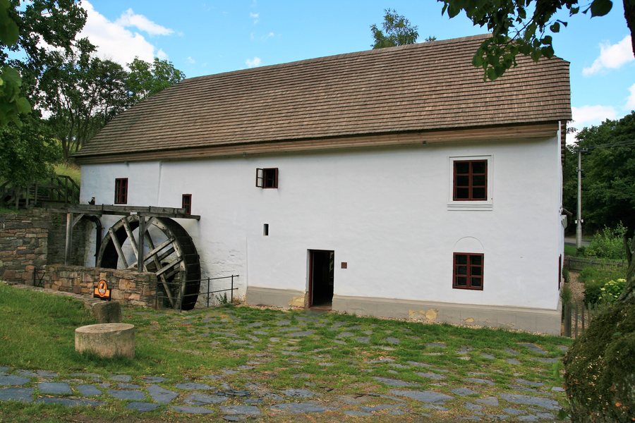 File:Býkovice, Porčův mlýn (6399).jpg