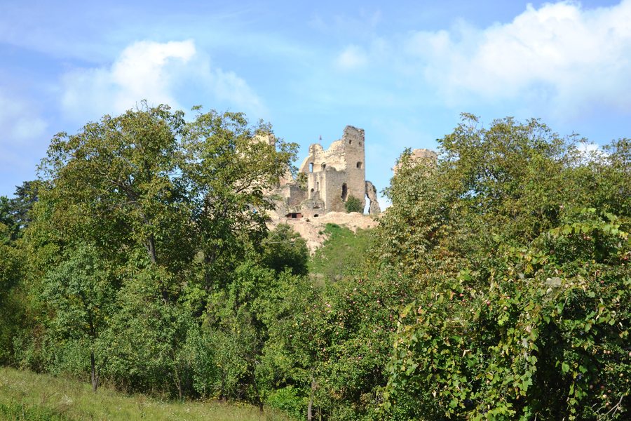 File:Divín - Divínsky hrad - 01.jpg