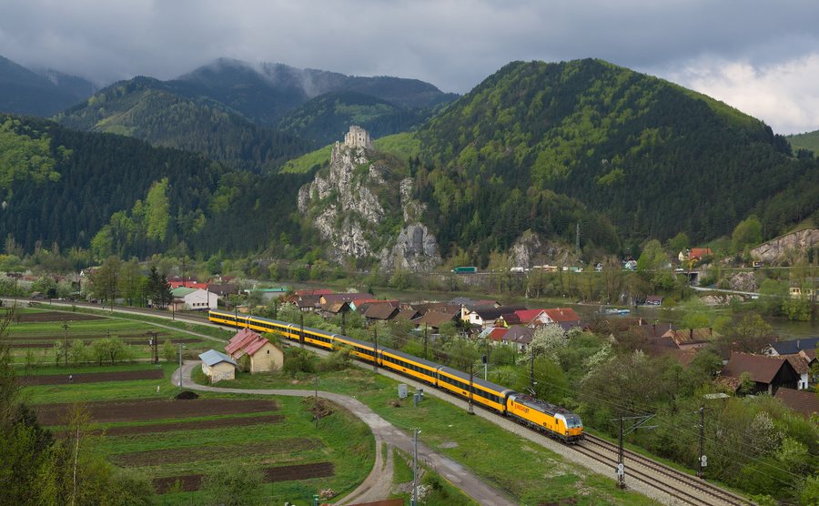 File:RegioJet class 193 Strečno.jpg