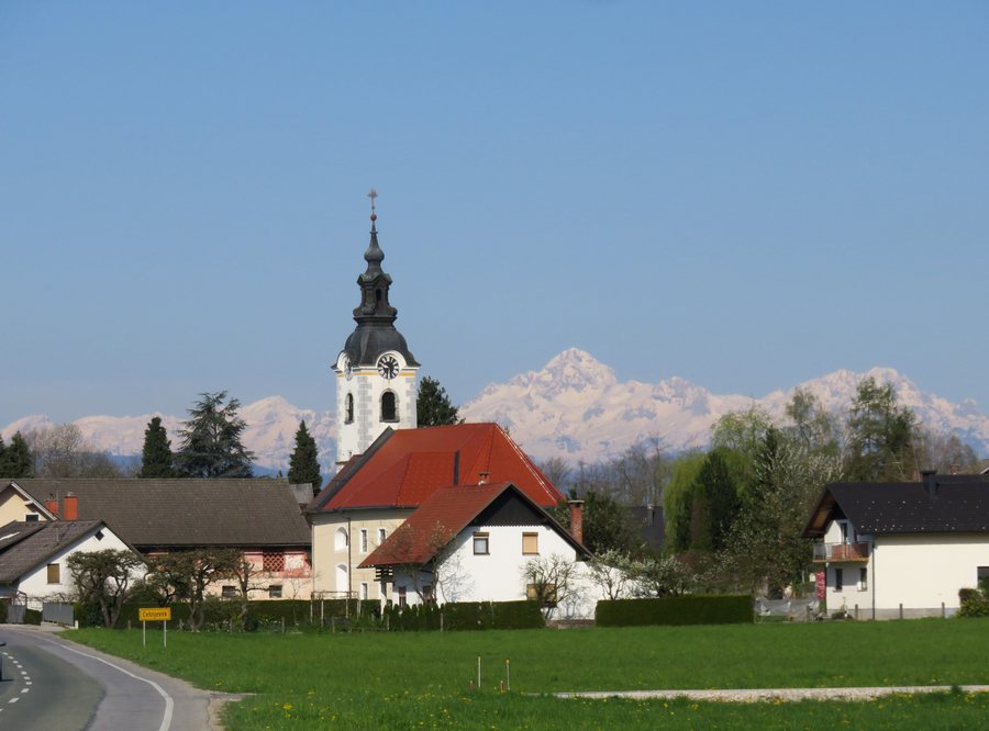 File:Češnjevek Cerklje na Gorenjskem Slovenia.jpg