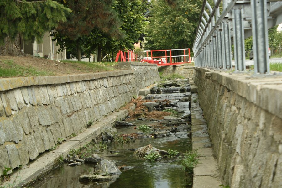 File:Olšovec, Mraznice 02.jpg
