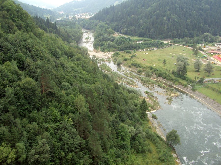 File:Bistrița Aurie (Bicaz).01.jpg