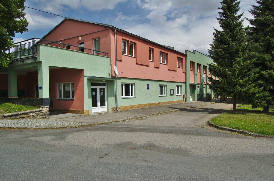 File:Kulturní dům Jesenec, okres Prostějov.jpg
