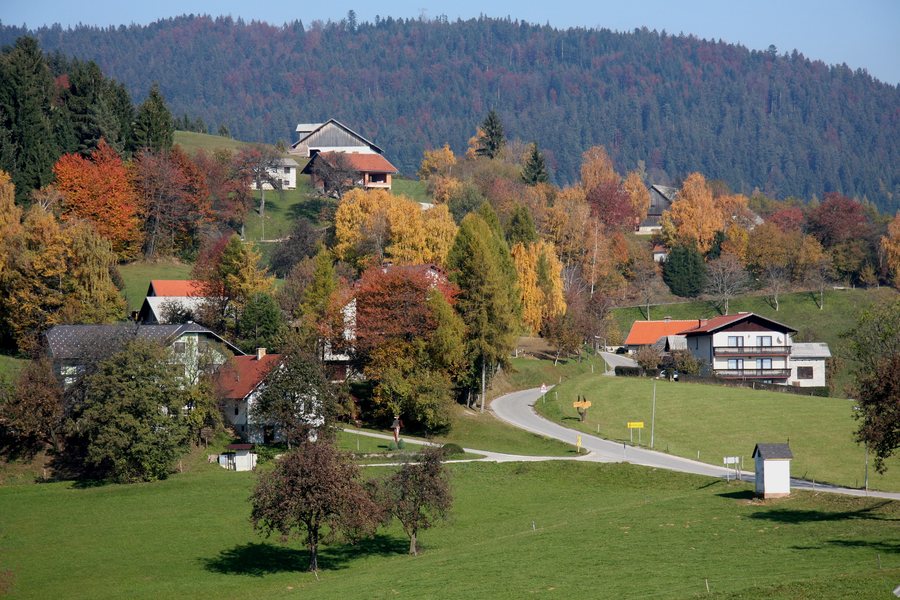 File:Koroska vas na Pohorju.jpg