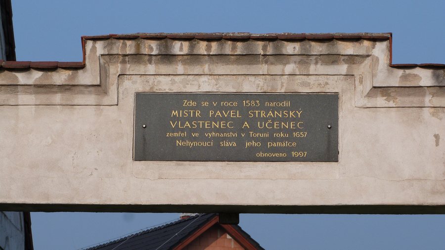 File:Pavel Stránský, pamětní deska, Zápy 01.JPG