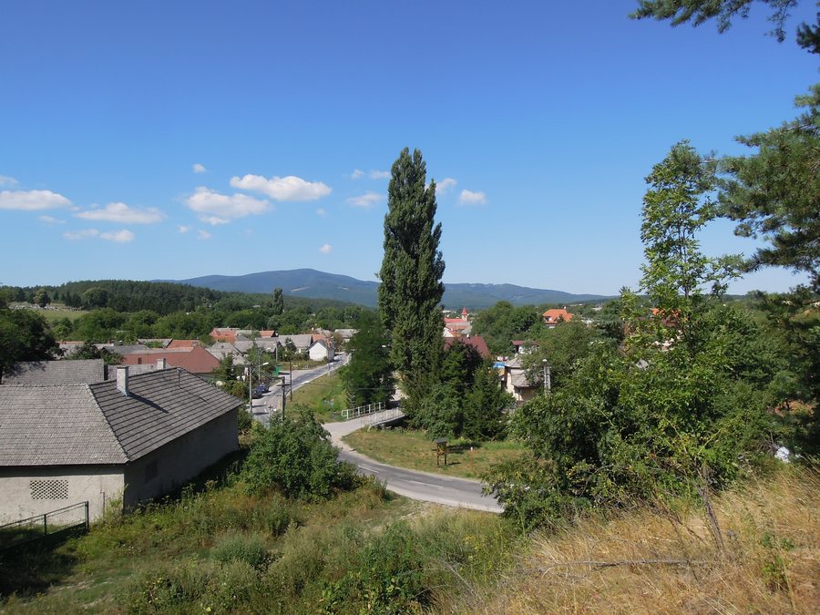 File:Velka Hradna 2013.JPG