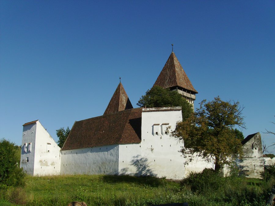 File:Dealu Frumos Fortified Church I.jpg