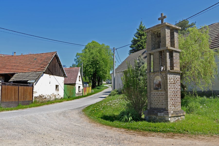 File:Miličín, Petrovice, bell tower.jpg