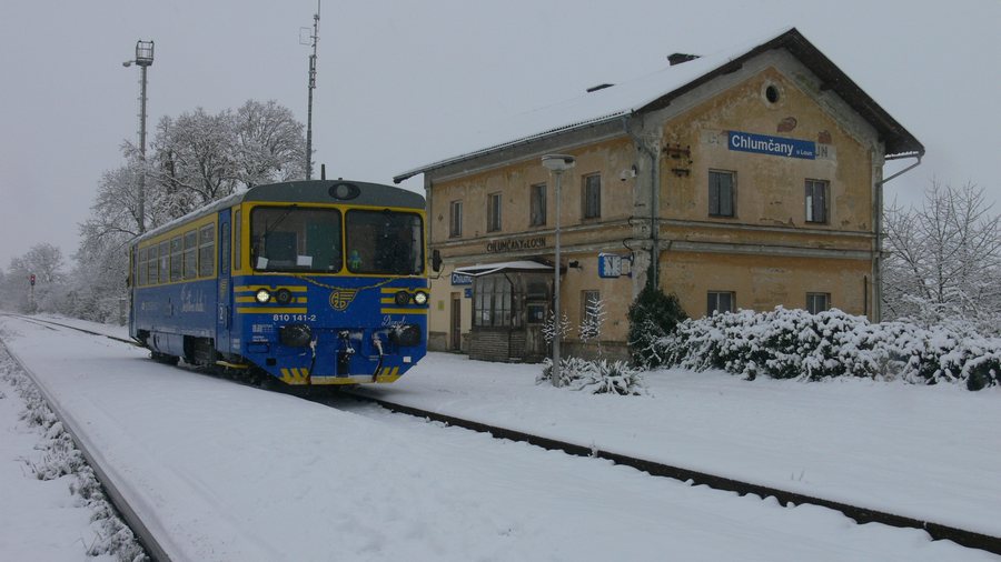 File:Nádraží Chlumčany u Loun 2. 12. 2023.jpg