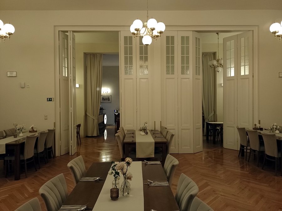 File:Starý Bohumín, interiér restaurace Pod Zeleným dubem 01.jpg
