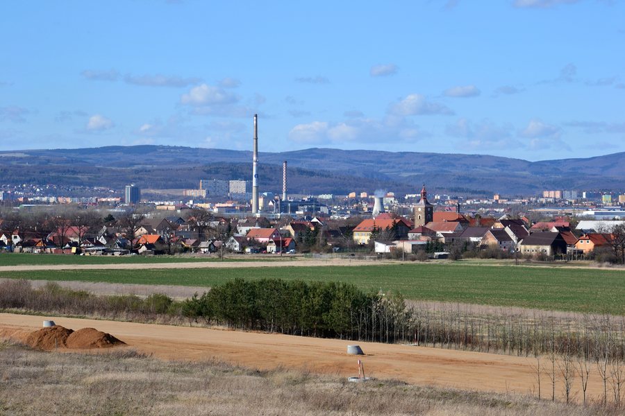 File:Droužkovice - celkový pohled.jpg