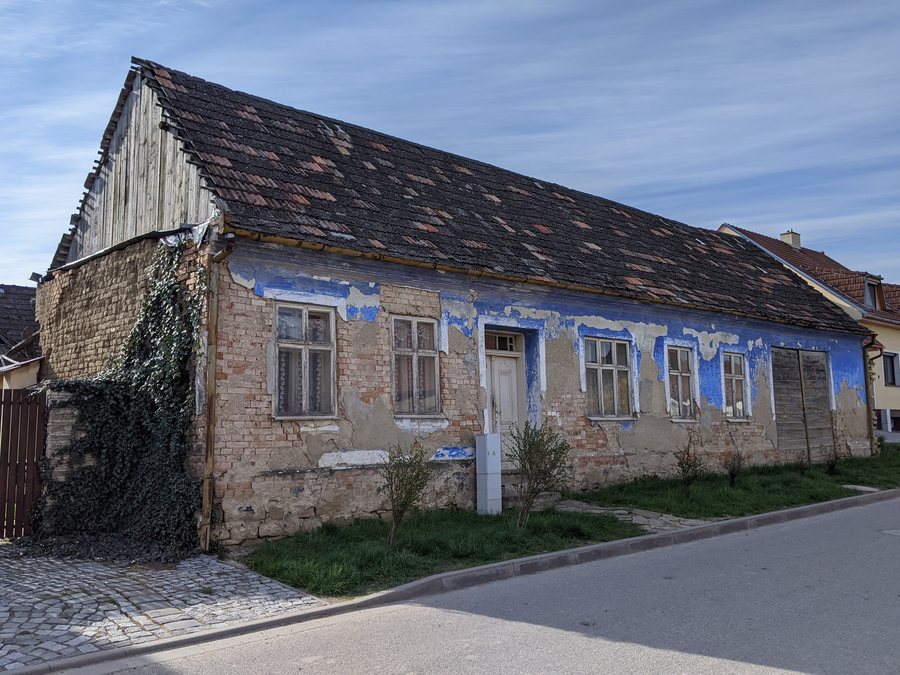 File:Kobeřice u Brna - chalupa čp. 4 ve Vrchní ulici.jpg