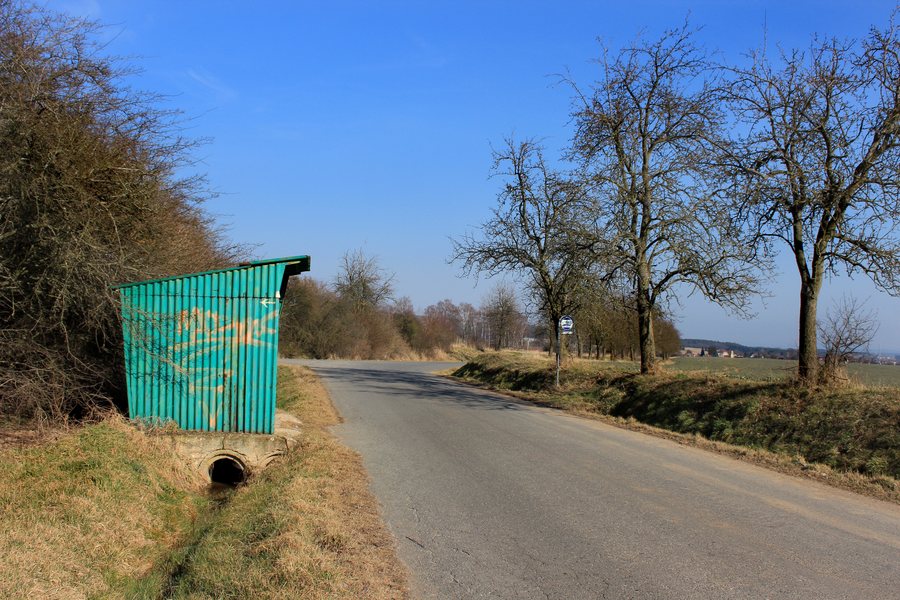 File:Kbelany, bus stop.jpg
