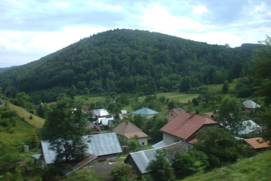 File:Muránská Huta, domy.jpg