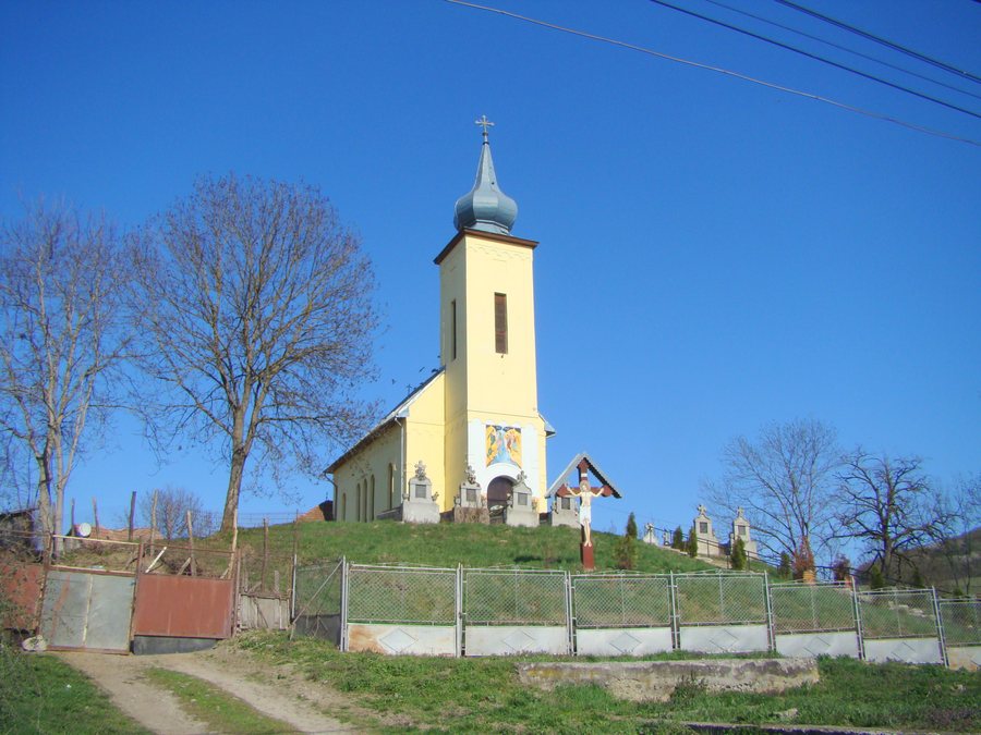 File:RO MS Biserica ortodoxa din Ernei (2).jpg