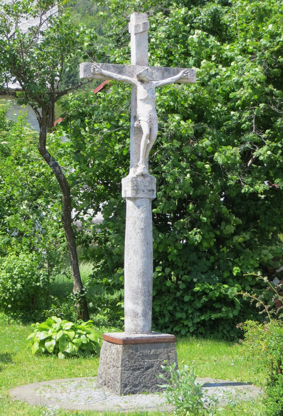File:Crni Vrh Idrija Slovenia - crucifix shrine.JPG