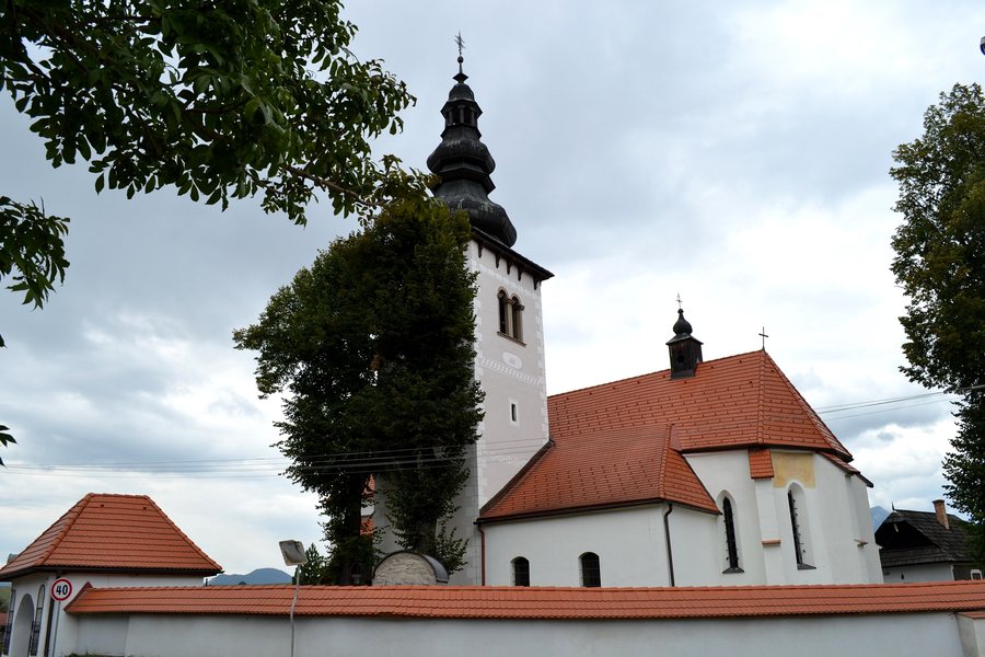 File:Liptovské Sliače kostol 07.jpg