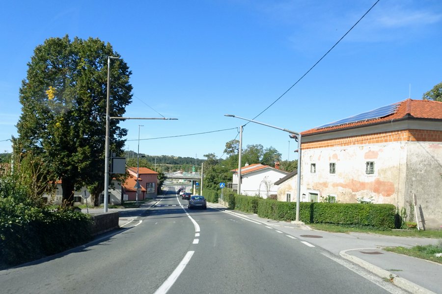 File:Kozina SLO.JPG