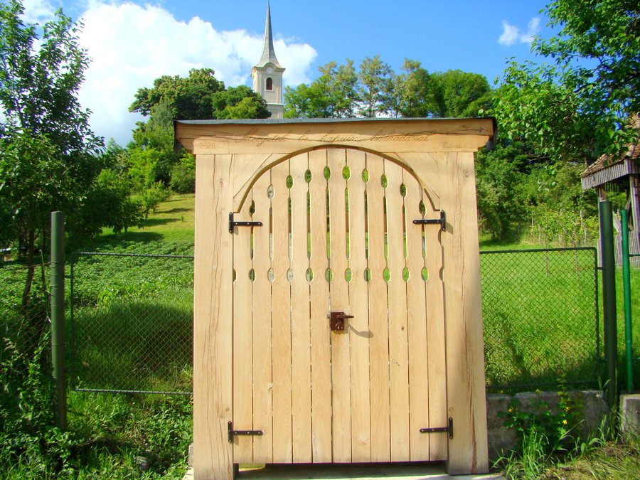 File:Biserica reformată din Petrilaca de Mureș (1).jpg